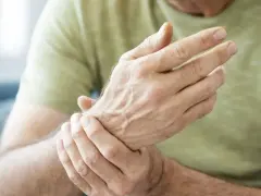 Eingeklemmter Nerv: Symptome erkennen & was jetzt hilft