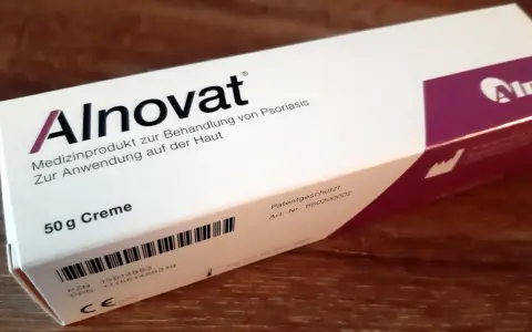 Schuppenflechte-Medikamente: Von Creme bis Biologika Ihr Wegweiser