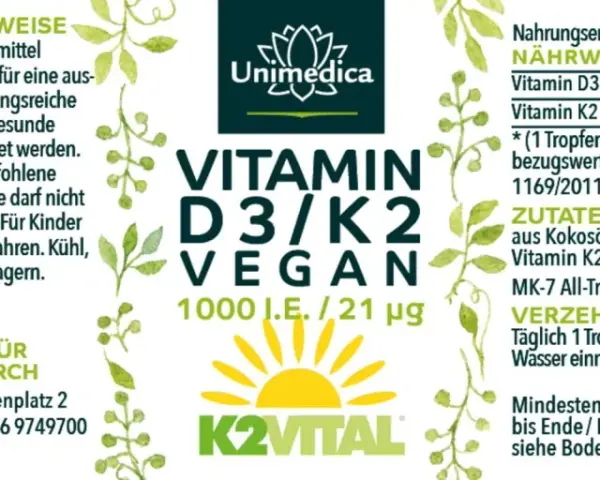 Flasche mit veganem Vitamin D3/K2, Sonnen- und Blattmotiv, Nährwertangaben.